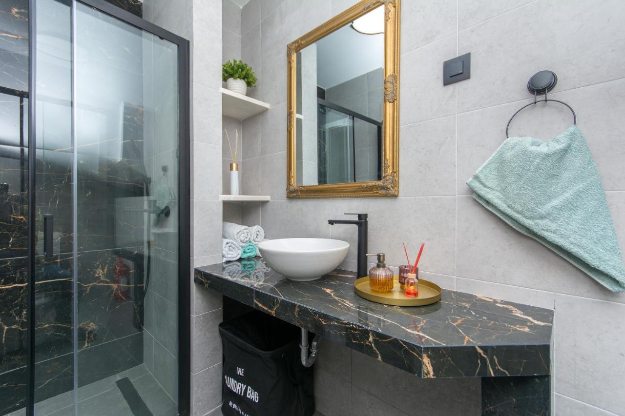 Sapphire Studio Apartment With Free Private Parking Дубровник Екстериор снимка