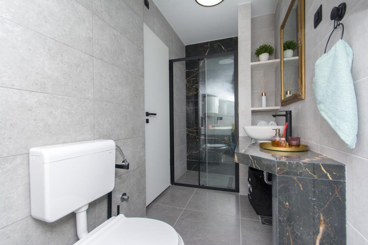Sapphire Studio Apartment With Free Private Parking Дубровник Екстериор снимка