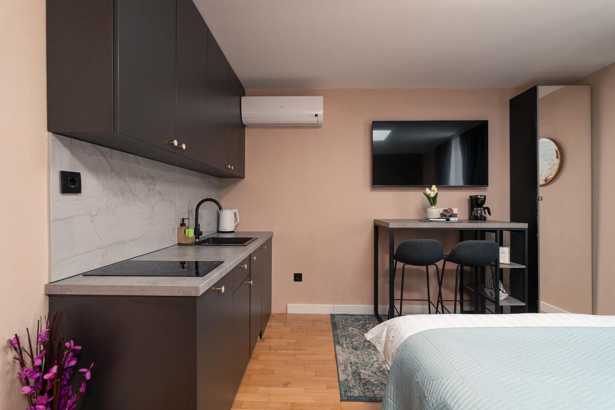 Sapphire Studio Apartment With Free Private Parking Дубровник Екстериор снимка