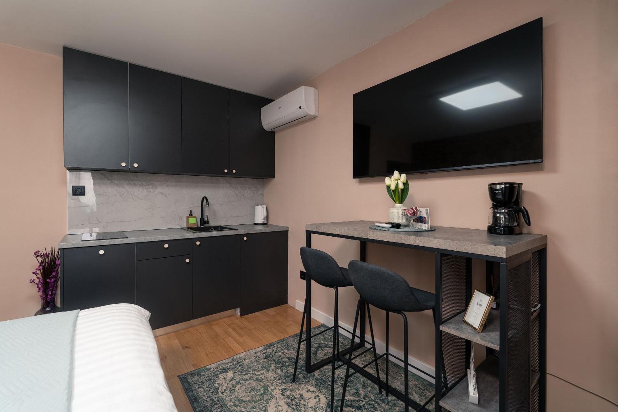 Sapphire Studio Apartment With Free Private Parking Дубровник Екстериор снимка