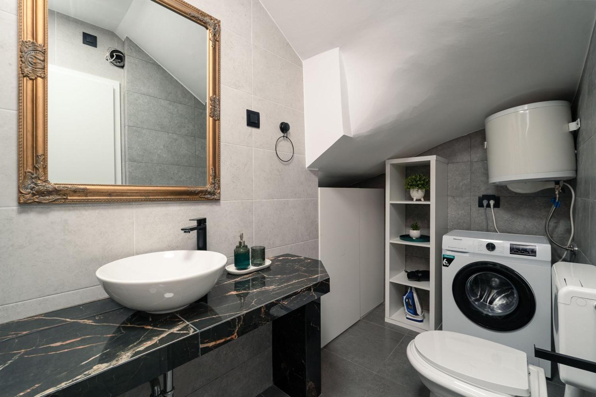 Sapphire Studio Apartment With Free Private Parking Дубровник Екстериор снимка